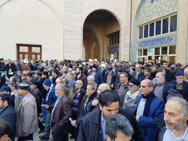 نمازگزاران با سر دادن شعارهایی اغتشاشات اخیر را محکوم کردند+ تصاویر