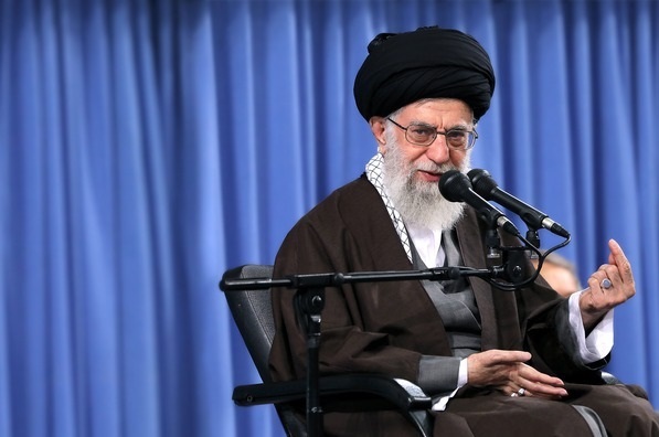 نسبت رهبر انقلاب با افراد و جریان‌های سیاسی چگونه است؟